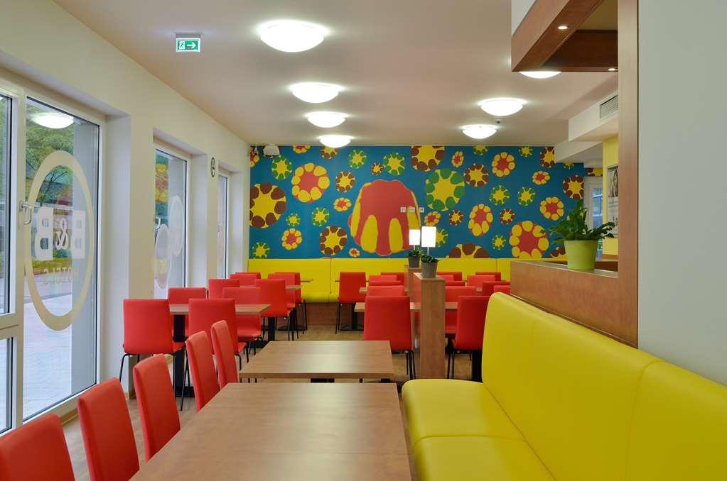 B&B Hotel Bielefeld-City Restaurant photo